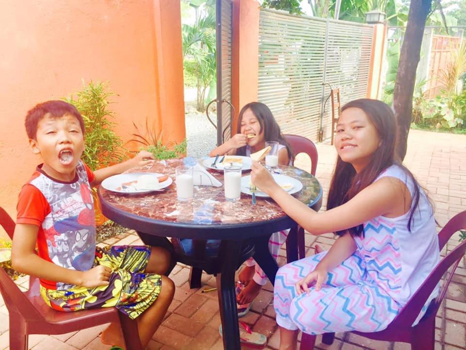 Lindstrom'S Inn Panglao Island Exterior photo